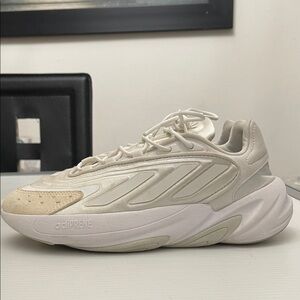 ADIDAS OZELIA RUNNING SNEAKERS WOMENS SIZE 8